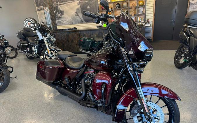 2019 Harley-Davidson FLHXSE CVO Street Glide