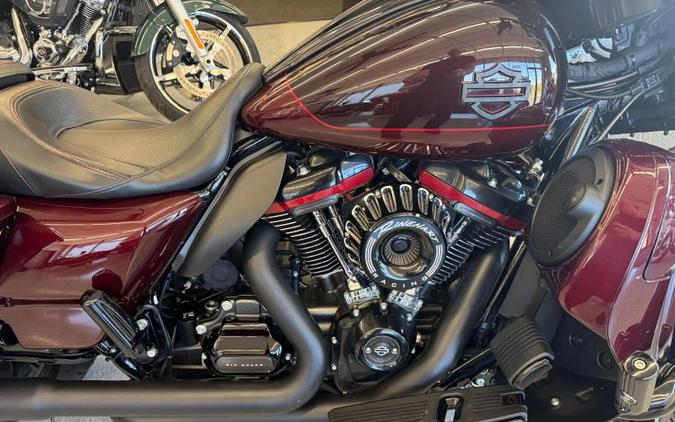 2019 Harley-Davidson FLHXSE CVO Street Glide