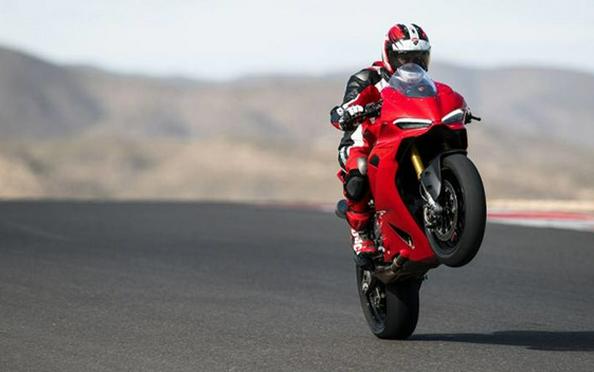 2026 Ducati Panigale V2S - Demo V2