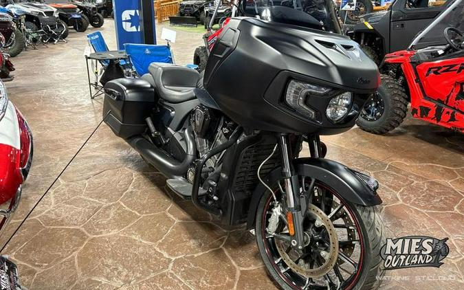 2021 Indian Motorcycle® Challenger® Dark Horse Thunder Black Smoke