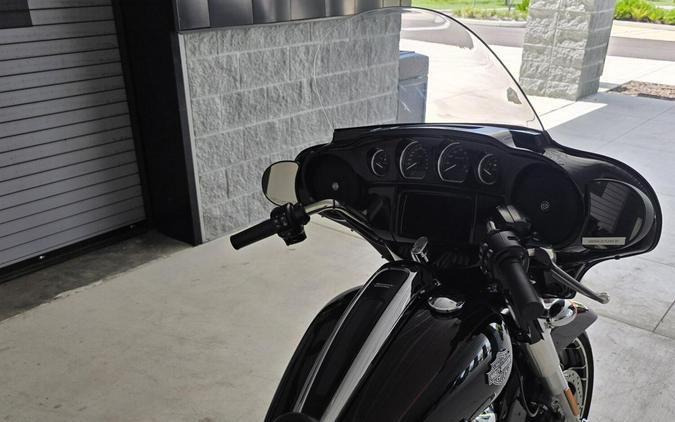 2022 Harley-Davidson® Street Glide® Special Midnight Crimson/Vivid Black