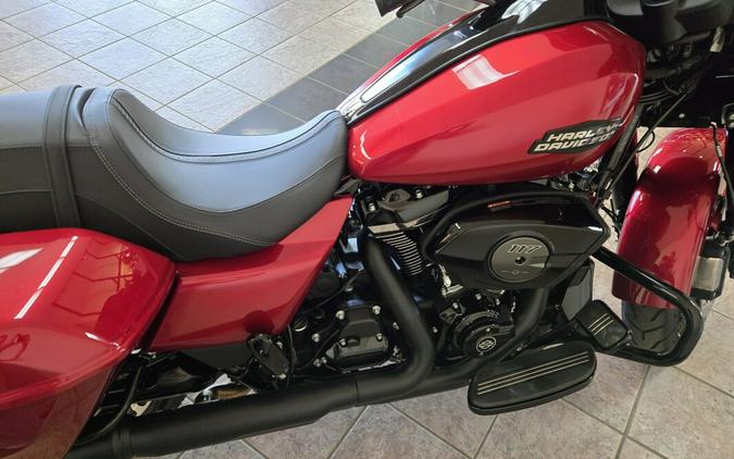 2025 Harley-Davidson Street Glide® Brilliant Red - Black Finish