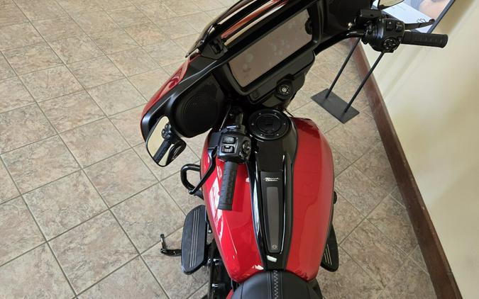 2025 Harley-Davidson Street Glide® Brilliant Red - Black Finish