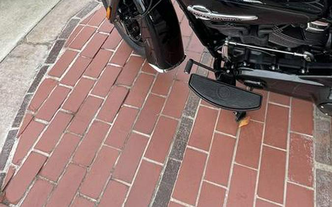 2019 Harley-Davidson® FLHC - Softail® Heritage Classic