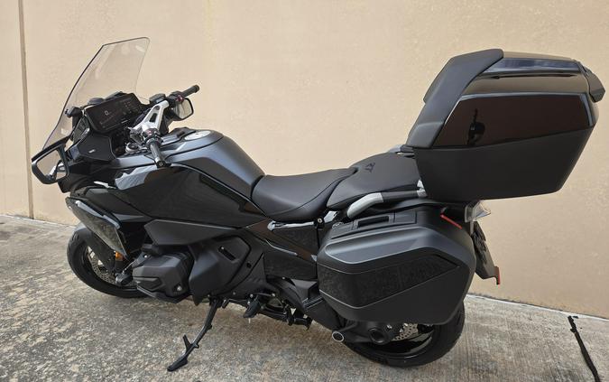 2026 BMW R1300RT