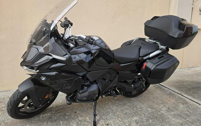 2026 BMW R1300RT