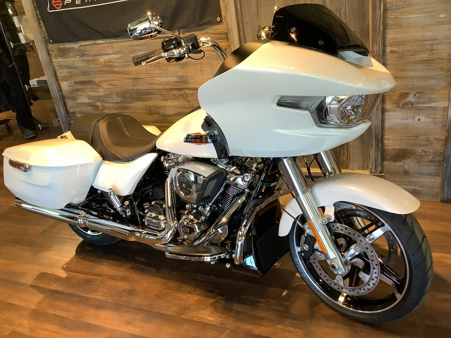 Harley-Davidson Road Glide® 2024 FLTRX T70-24 White Onyx Pearl