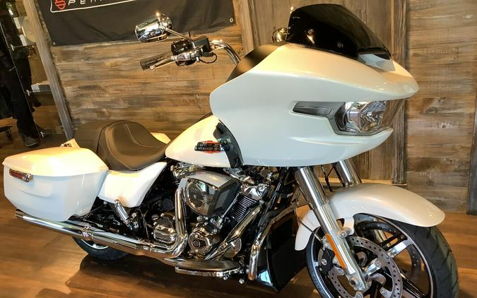 Harley-Davidson Road Glide® 2024 FLTRX T70-24 White Onyx Pearl