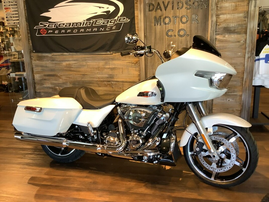 Harley-Davidson Road Glide® 2024 FLTRX T70-24 White Onyx Pearl