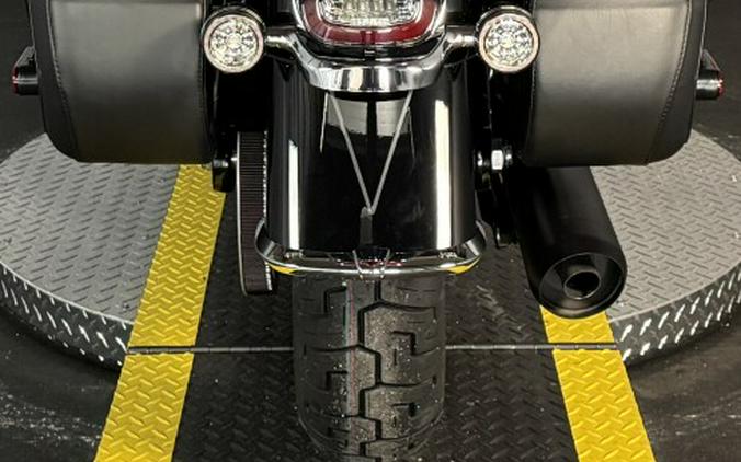 2025 Harley-Davidson Heritage Classic FLHC VIVID BLACK W/ PINSTRIPE