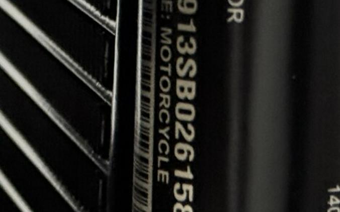 2025 Harley-Davidson Heritage Classic FLHC VIVID BLACK W/ PINSTRIPE