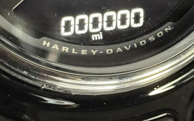 2025 Harley-Davidson Heritage Classic FLHC VIVID BLACK W/ PINSTRIPE