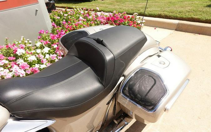 2022 Indian Chieftain Limited Silver Quartz Metallic
