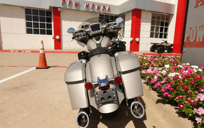 2022 Indian Chieftain Limited Silver Quartz Metallic