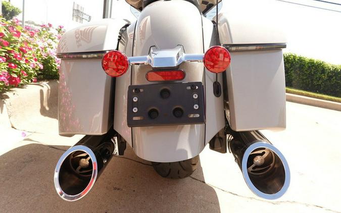 2022 Indian Chieftain Limited Silver Quartz Metallic
