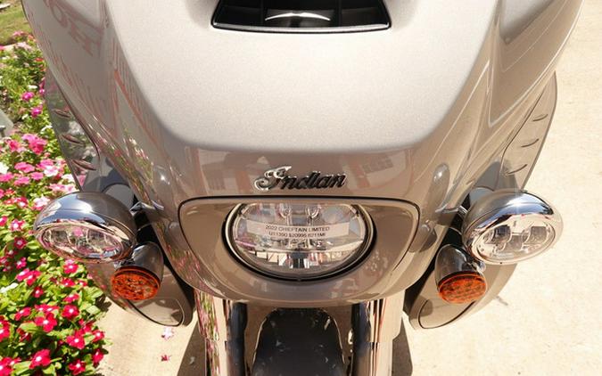 2022 Indian Chieftain Limited Silver Quartz Metallic