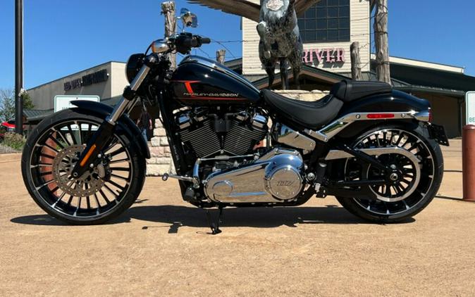 2024 Harley-Davidson Breakout 117 Vivid Black