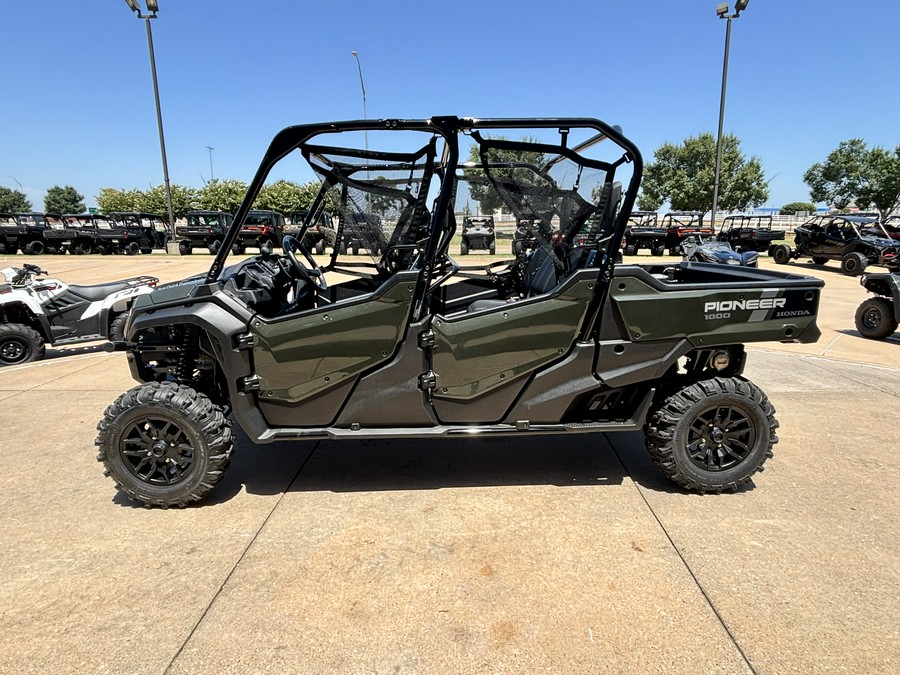 2025 Honda Pioneer 1000-6 Crew Deluxe