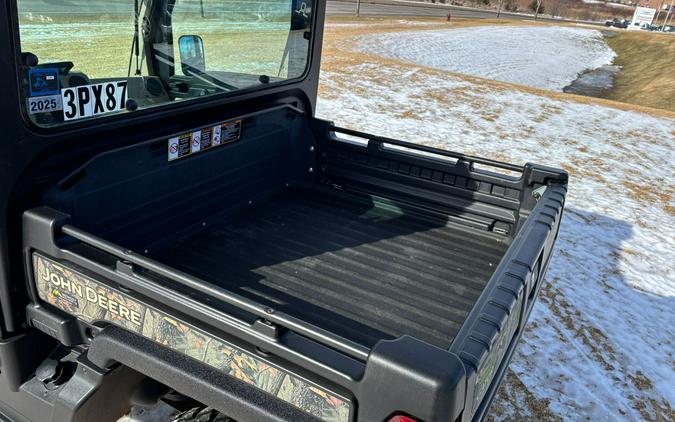 2019 John Deere XUV835R with Deluxe Cab