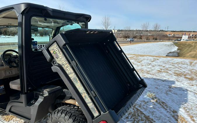2019 John Deere XUV835R with Deluxe Cab