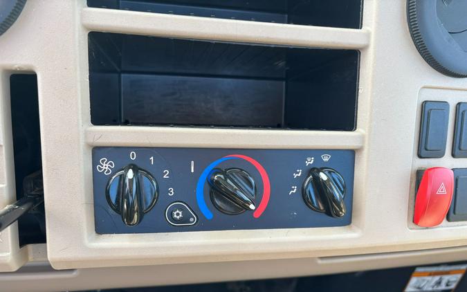 2019 John Deere XUV835R with Deluxe Cab