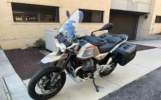 2025 Moto Guzzi V85 TT Travel