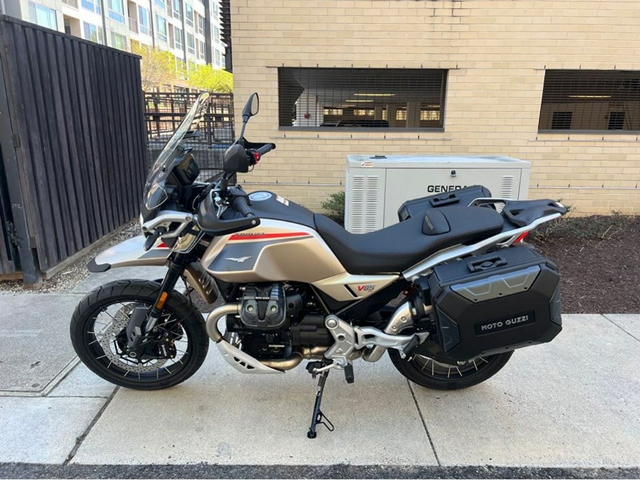 2025 Moto Guzzi V85 TT Travel