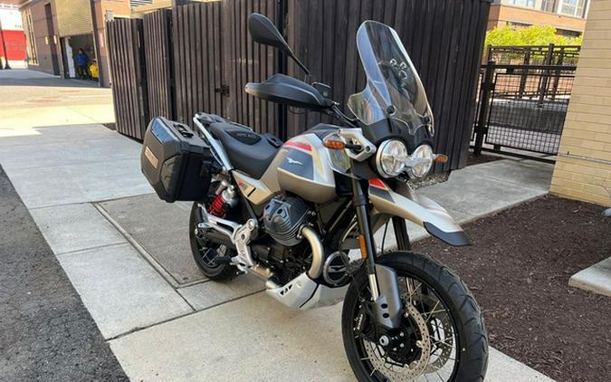 2025 Moto Guzzi V85 TT Travel