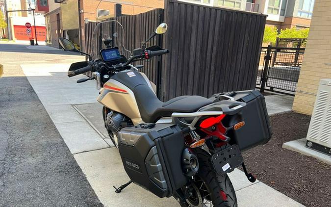 2025 Moto Guzzi V85 TT Travel