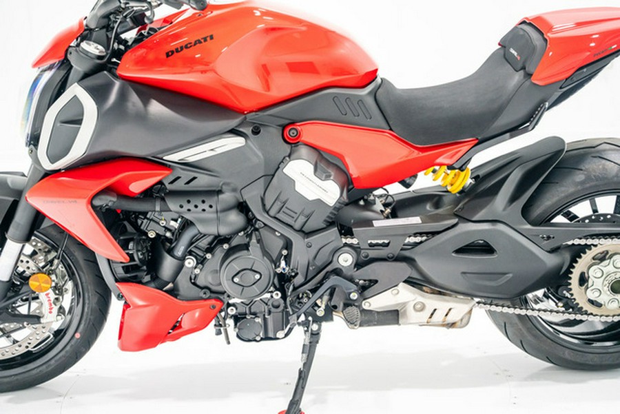 2024 Ducati Diavel V4 Red