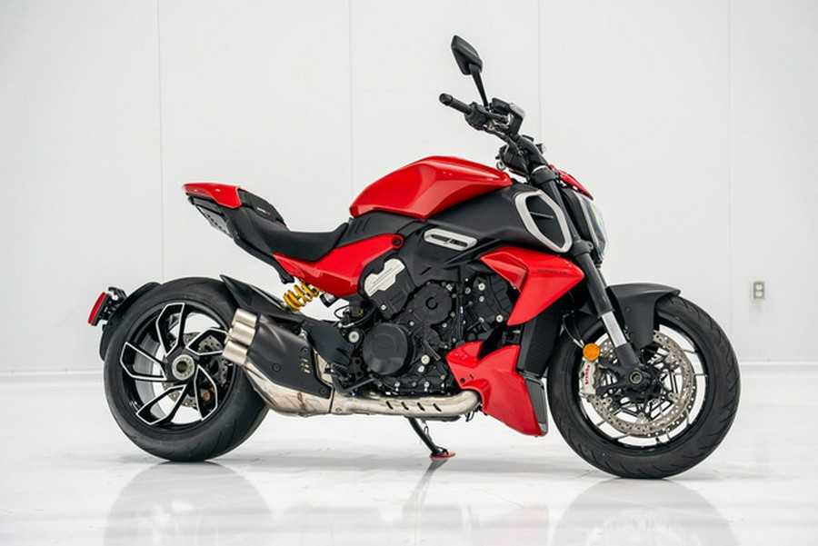 2024 Ducati Diavel V4 Red