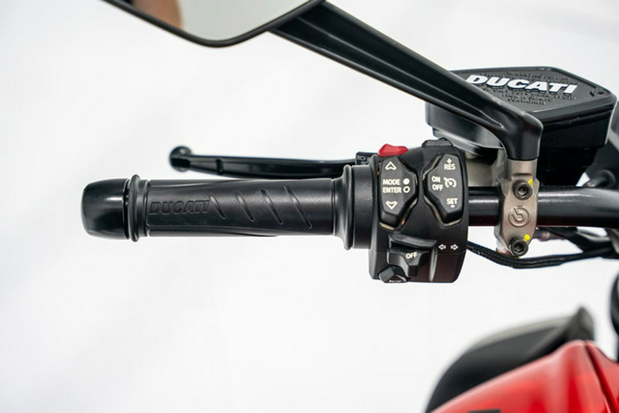 2024 Ducati Diavel V4 Red