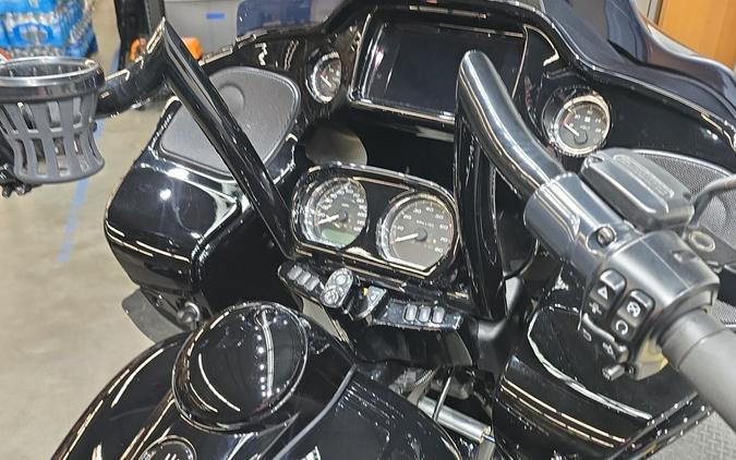 FLTRT 2024 Road Glide 3