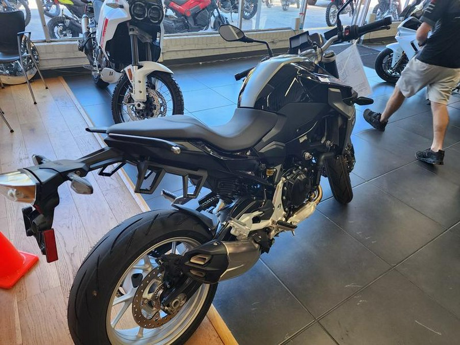 2023 BMW F 900 R Black Storm Metallic