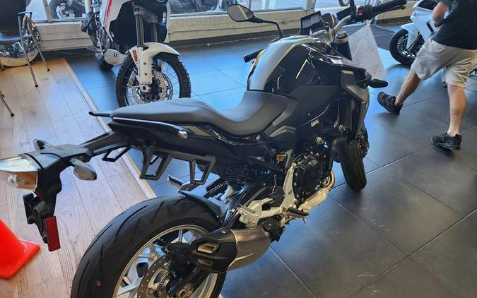 2023 BMW F 900 R Black Storm Metallic