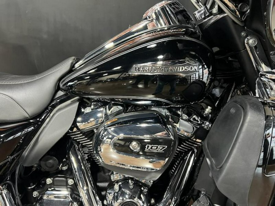 2017 Harley-Davidson® FLHTCU - Electra Glide® Ultra Classic®