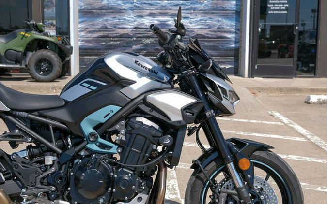 2025 Kawasaki ZR900SSFAN