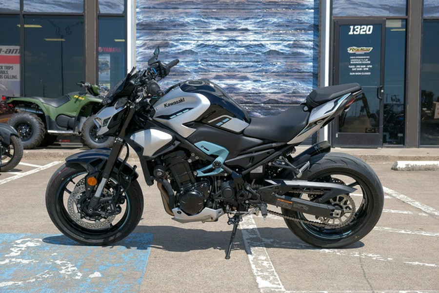 2025 Kawasaki ZR900SSFAN