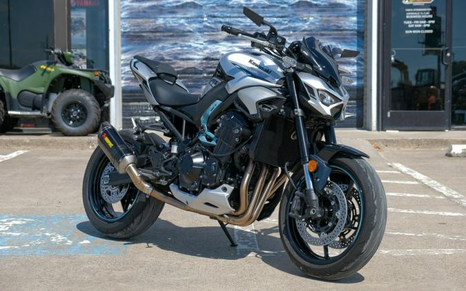 2025 Kawasaki ZR900SSFAN