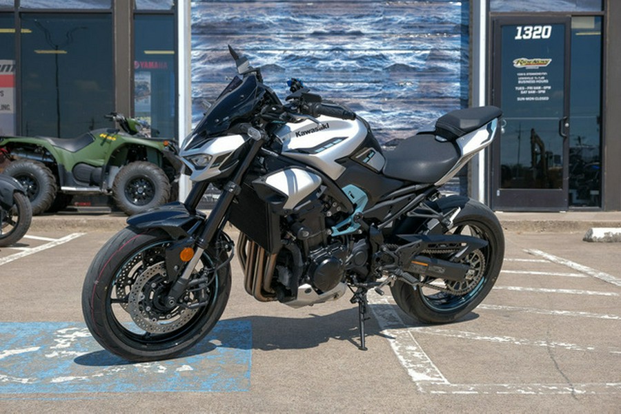 2025 Kawasaki ZR900SSFAN