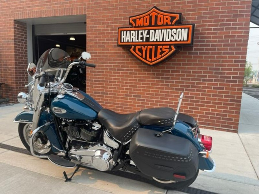 2021 Harley-Davidson® FLHC - Heritage Classic