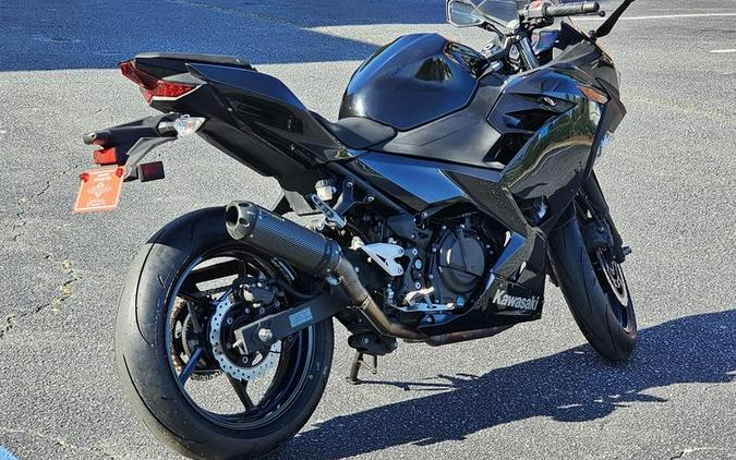 2020 Kawasaki Ninja® 400 ABS Spark Black/ Magnetic Dark Gray/ Phantom Blue