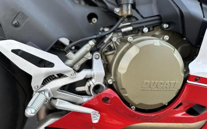 2013 Ducati Superbike 1199 Panigale S Tricolore