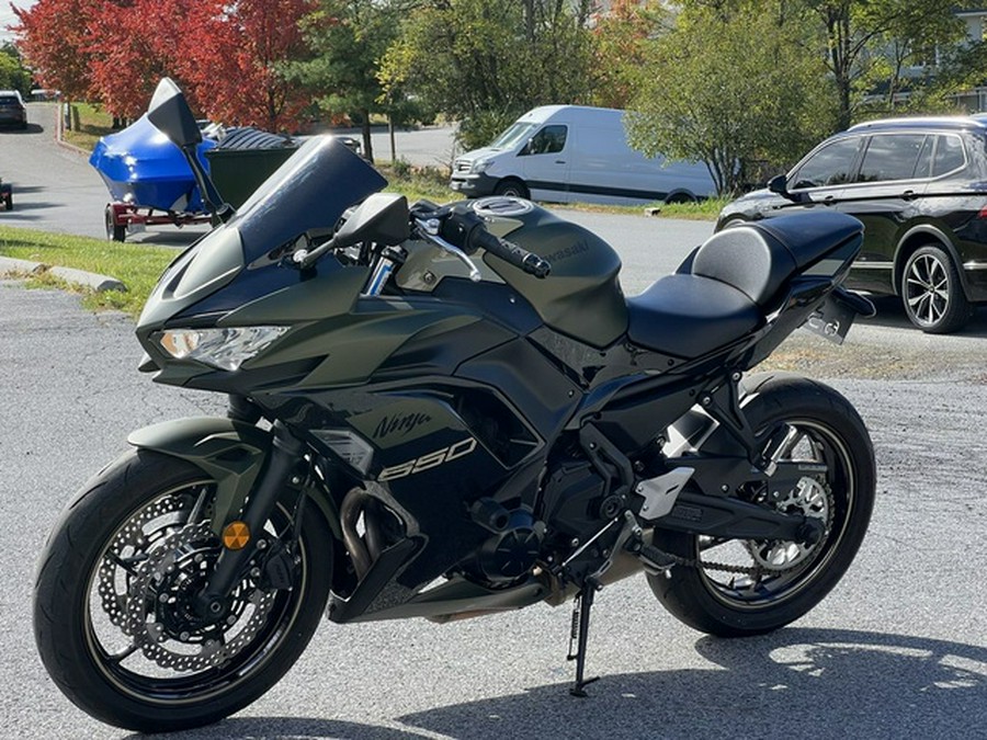 2024 Kawasaki Ninja 650 Metallic Covert Green/Metallic Spark Bl Metallic Covert GreenMetallic Spark B
