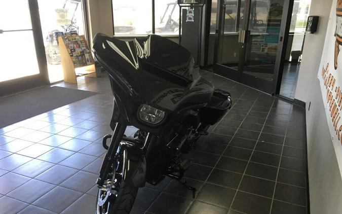 Street Glide®
