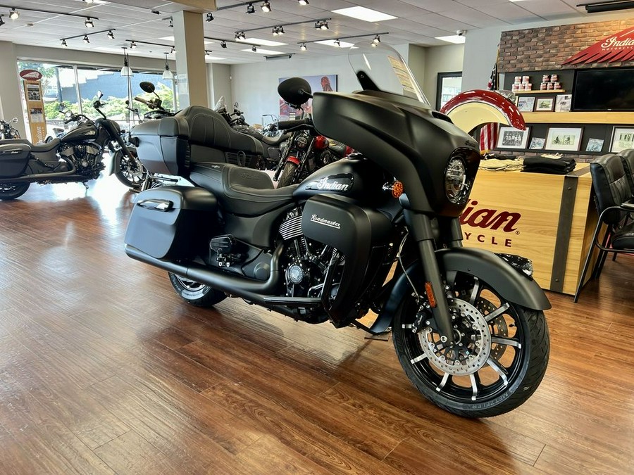 2023 Indian Motorcycle® Roadmaster® Dark Horse® Black Smoke