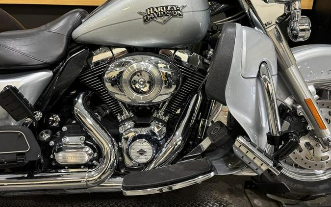 2011 Harley-Davidson® FLHRC - Road King® Classic