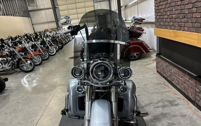 2011 Harley-Davidson® FLHRC - Road King® Classic