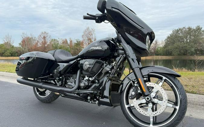 2025 Harley-Davidson FLHX - Street Glide