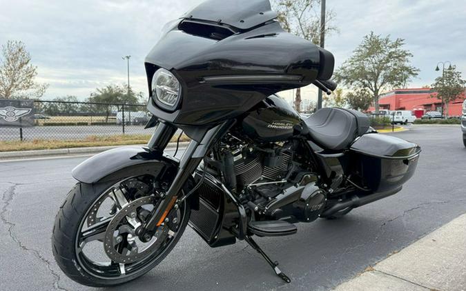 2025 Harley-Davidson FLHX - Street Glide